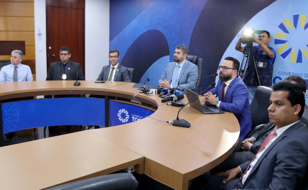 em-coletiva-de-imprensa,-policia-civil-apresenta-detalhes-da-investigacao-que-resultou-na-prisao-de-lideranca-criminosa-do-tocantins-no-rio-de-janeiro