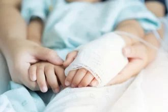 menino-de-2-anos-recebe-coracao-“queimado”-e-mae-pede-milagre;-entenda