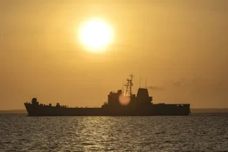 marinha-dos-eua-destroi-nova-embarcacao-no-caribe-e-deixa-tres-mortos