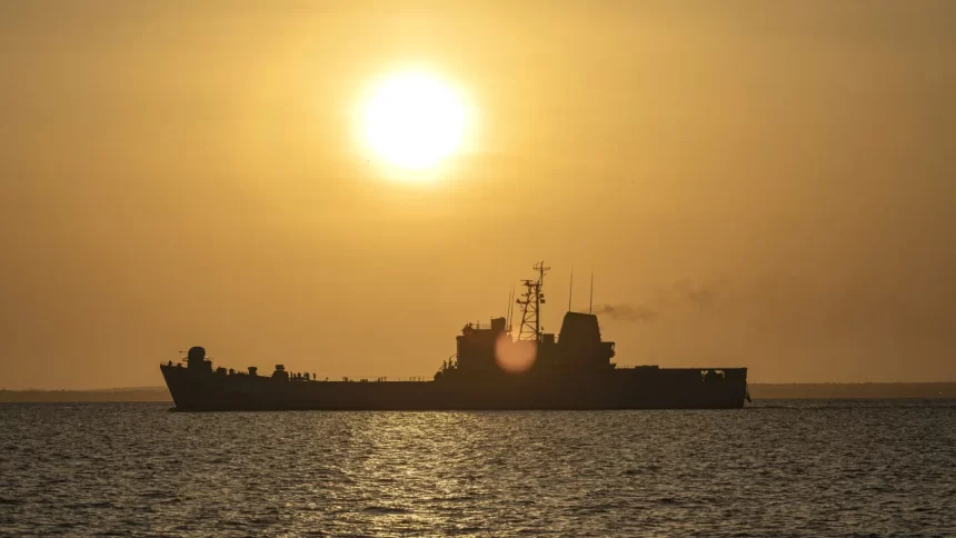 marinha-dos-eua-destroi-nova-embarcacao-no-caribe-e-deixa-tres-mortos