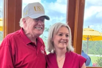 ex-primeira-ministra-britanica-se-encontra-com-trump:-“certo-sobre-tudo”