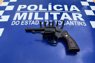 pmto-prende-suspeitos-por-porte-ilegal-de-arma-de-fogo-e-posse-de-drogas-em-araguaina