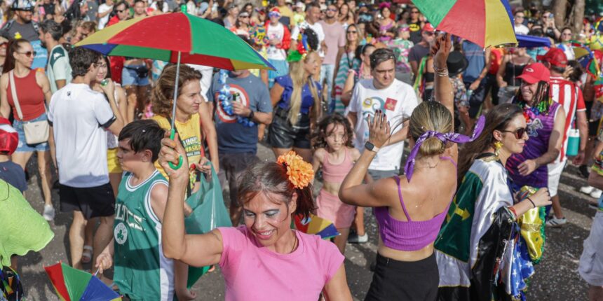 galinho-de-brasilia-honra-a-tradicao-do-frevo-e-a-paixao-pelo-futebol