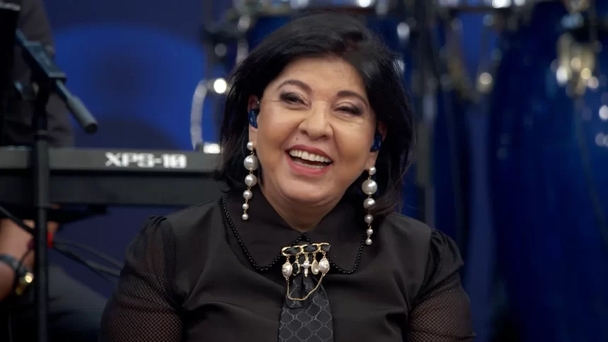 roberta-miranda-emociona-vendedora-ambulante-apos-pagar-r$-800-por-pipoca