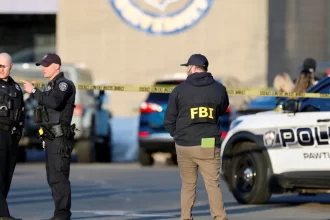 video-e-fotos-mostram-o-momento-do-tiroteio-em-partida-de-hoquei-nos-eua