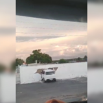 carro-passa-direto-em-curva-e-fica-atravessado-em-muro-de-cemiterio-no-tocantins