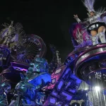 campea-em-2025,-rosas-de-ouro-e-rebaixada-no-carnaval-de-sp