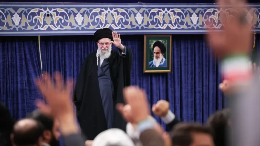 khamenei-diz-que-trump-nao-destruira-a-republica-islamica