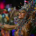 estreia-tumultuada-de-virginia-e-sambas-fortes-marcam-ultima-noite-de-desfiles