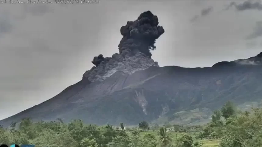 vulcao-kanlaon-entra-em-erupcao-nas-filipinas;-veja-as-imagens