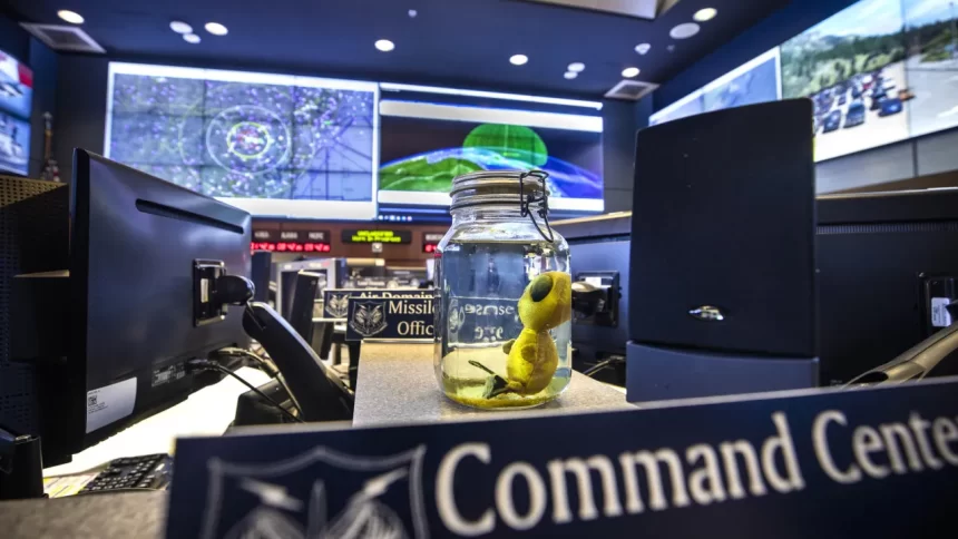 forca-aerea-dos-eua-intercepta-cinco-aeronaves-russas-perto-do-alasca