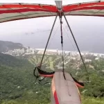 queda-de-asa-delta-deixa-uma-pessoa-morta-e-outra-em-estado-grave-no-rio