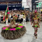 chuva-alaga-entorno-do-sambodromo-e-marca-inicio-do-desfile-das-campeas-no-rio