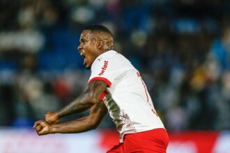 gustavo-marques,-do-bragantino,-leva-bronca-da-mae-e-da-esposa-apos-declaracao-machista-em-jogo-do-campeonato-paulista