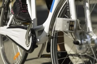 duas-ciclistas-morrem-apos-atropelamento-em-rodovia-no-rs;-motorista-e-preso-apos-fugir-do-local