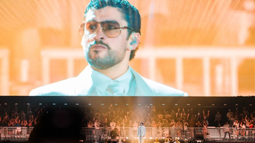 bad-bunny-veste-casaco-de-pele,-usado-na-copa-de-1966,-durante-show-no-brasil