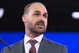 novo-racha-bolsonarista-tem-briga-com-nikolas,-e-michelle-fritando-‘bananinha’