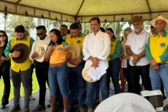 em-carrasco-bonito,-presidente-da-aleto-prestigia-cavalgada-e-reforca-parcerias