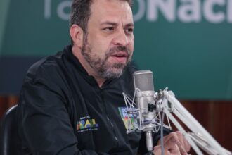 governo-quer-aprovar-fim-da-escala-6×1-ate-junho,-diz-boulos