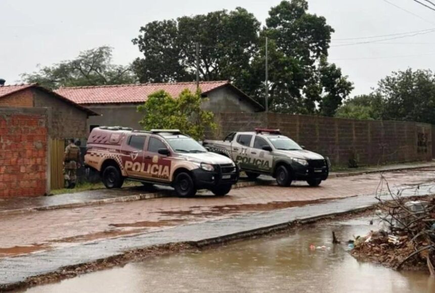 dois-homens-morrem-em-abordagem-apos-exibirem-armas-nas-redes-sociais-e-atirarem-contra-militares,-diz-policia