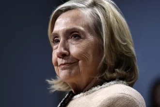 clinton-depoe,-diz-nao-conhecer-epstein-e-desafia-trump-a-depor