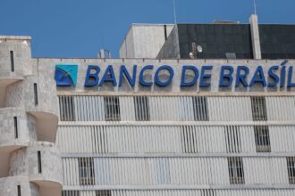 justica-bloqueia-acoes-do-brb-ligadas-a-banco master