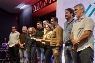 amelio-cayres-destaca-apoio-da-aleto-a-area-da-educacao