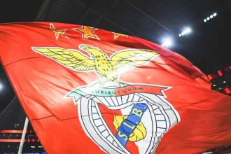 benfica-suspende-5-socios-por-atos-racistas-em-jogo-contra-o-real-madrid