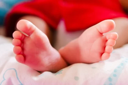 pais-sao-presos-por-suspeita-de-violencia-e-abuso-contra-bebe