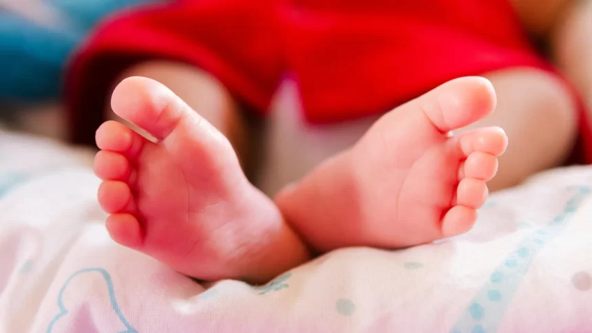 pais-sao-presos-por-suspeita-de-violencia-e-abuso-contra-bebe