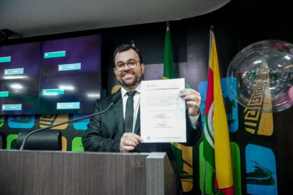 sessao-solene-em-homenagem-as-mulheres-marca-manha-na-camara-de-araguaina-e-tem-posse-de-novo-vereador