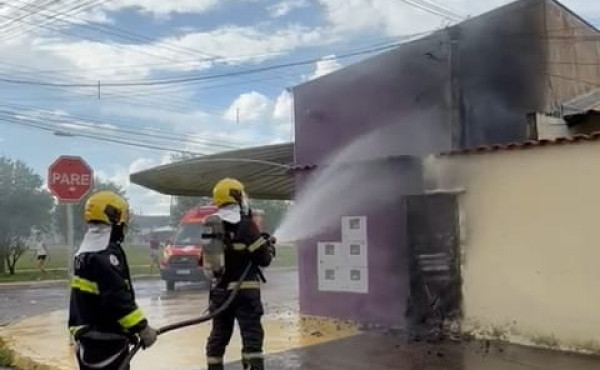bombeiros-controlam-incendio-em-padrao-de-energia-de-estabelecimento-comercial-em-palmas-–-bombeiros-to