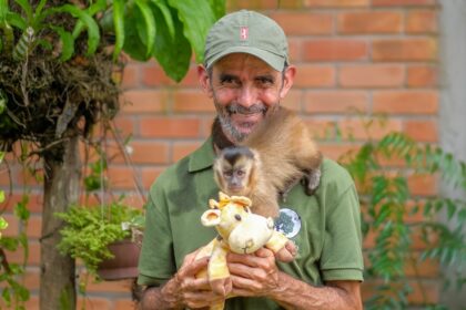 apos-perder-familiares,-voluntario-enfrenta-a-depressao-por-meio-do-cuidado-com-animais-silvestres