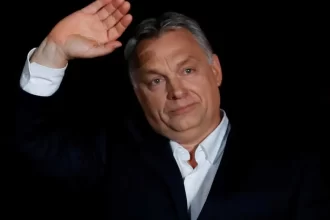 ministro-de-orban-vazou-informacoes-da-ue-para-russia-por-anos,-diz-jornal