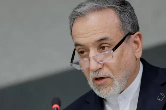 ‘ate-onde-eu-sei’-lider-supremo-esta-vivo,-diz-chanceler-do-ira