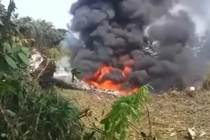 aviao-militar-cai-na-colombia;-mais-de-100-soldados-estavam-a-bordo