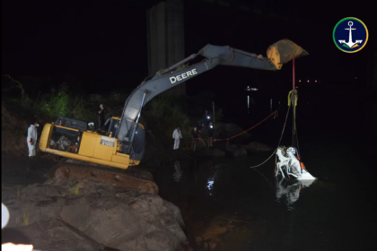 cinco-veiculos-que-cairam-da-ponte-jk-seguem-no-fundo-do-rio-tocantins-e-podem-estar-soterrados,-diz-dnit
