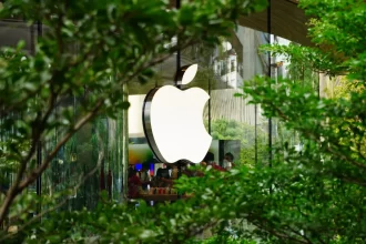 venda-de-iphones-sem-carregador-gera-multa-a-apple-no-brasil