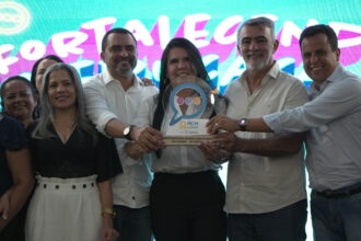 aleto-acompanha-governador-em-agenda-com-foco-na-educacao-e-seguranca-publica-em-dianopolis