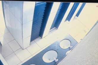 cameras-sao-retiradas-de-banheiros-de-escola-publica-apos-determinacao-do-estado