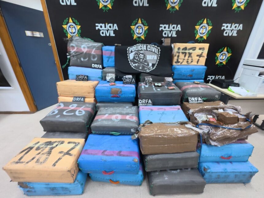 policia-apreende-droga-avaliada-em-r$-100-milhoes-em-casa-de-alto-padrao-em-jacarepagua