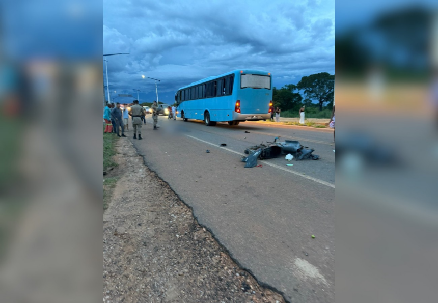 motociclista-morre-apos-acidente-com-onibus-na-entrada-de-ponte-na-br-235,-em-pedro-afonso