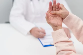 exame-de-sangue-pode-identificar-parkinson-ate-20-anos-antes-dos-sinais