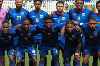 tubaroes-azuis-nadam-contra-a-corrente-rumo-a-copa-2026