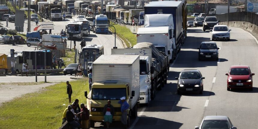 com-mp-do-piso-minimo-do-frete,-caminhoneiros-descartam-greve