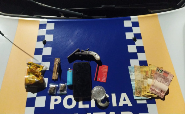 homem-e-preso-pela-pm-por-porte-ilegal-de-arma-de-fogo-em-guarai