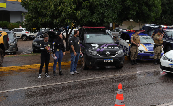 operacao-mulher-segura:-forcas-de-seguranca-realizam-blitz-educativa-de-conscientizacao-contra-a-violencia-domestica-em-palmas