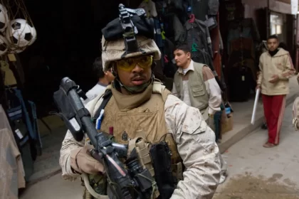 ira-amplia-ofensiva-e-diz-ter-atingido-alvos-em-israel-e-no-golfo