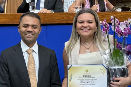 deputado-moisemar-homenageia-elsimara-aguiar-lima-em-sessao-solene-pelo-dia-da-mulher