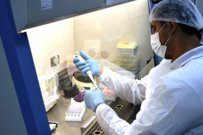 governo-do-tocantins-amplia-capacidade-diagnostica-do-lacen/to-e-fortalece-vigilancia-laboratorial-no-estado
-–-secom-to